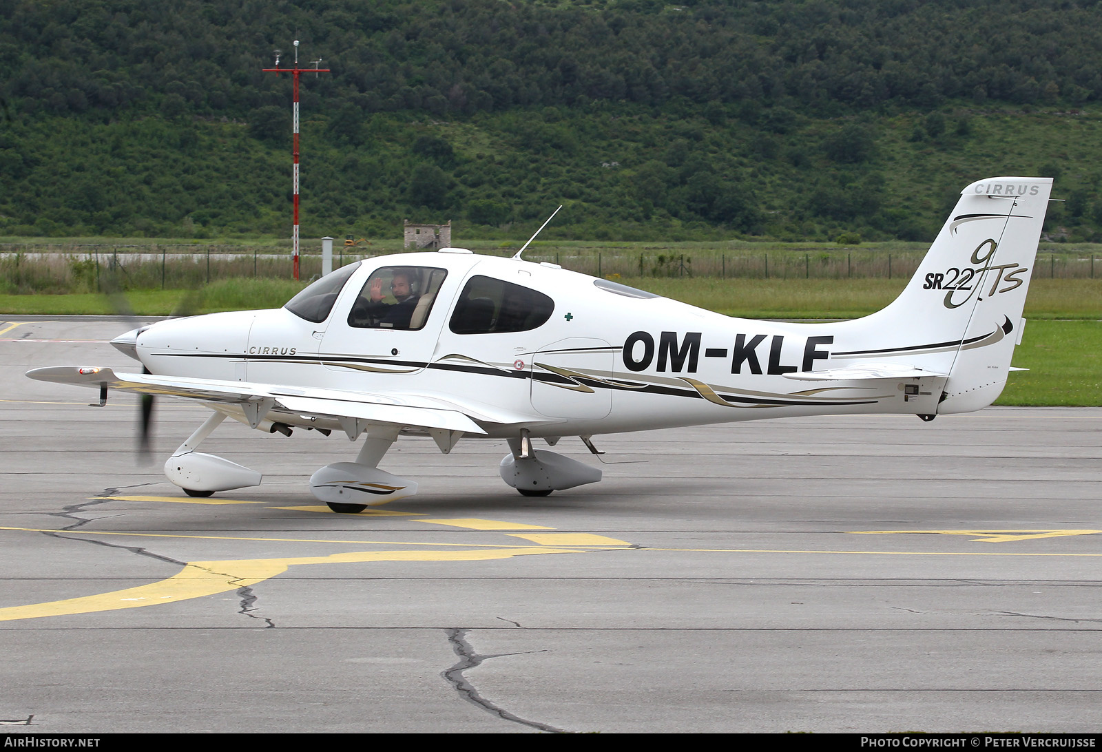 Aircraft Photo of OM-KLF | Cirrus SR-22 G2-GTS | AirHistory.net #154607