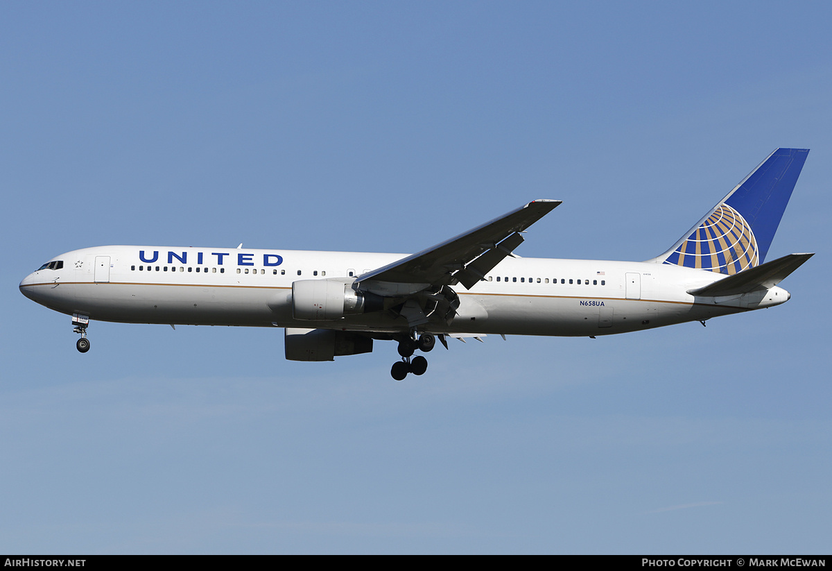 Aircraft Photo of N658UA | Boeing 767-322/ER | United Airlines | AirHistory.net #154785