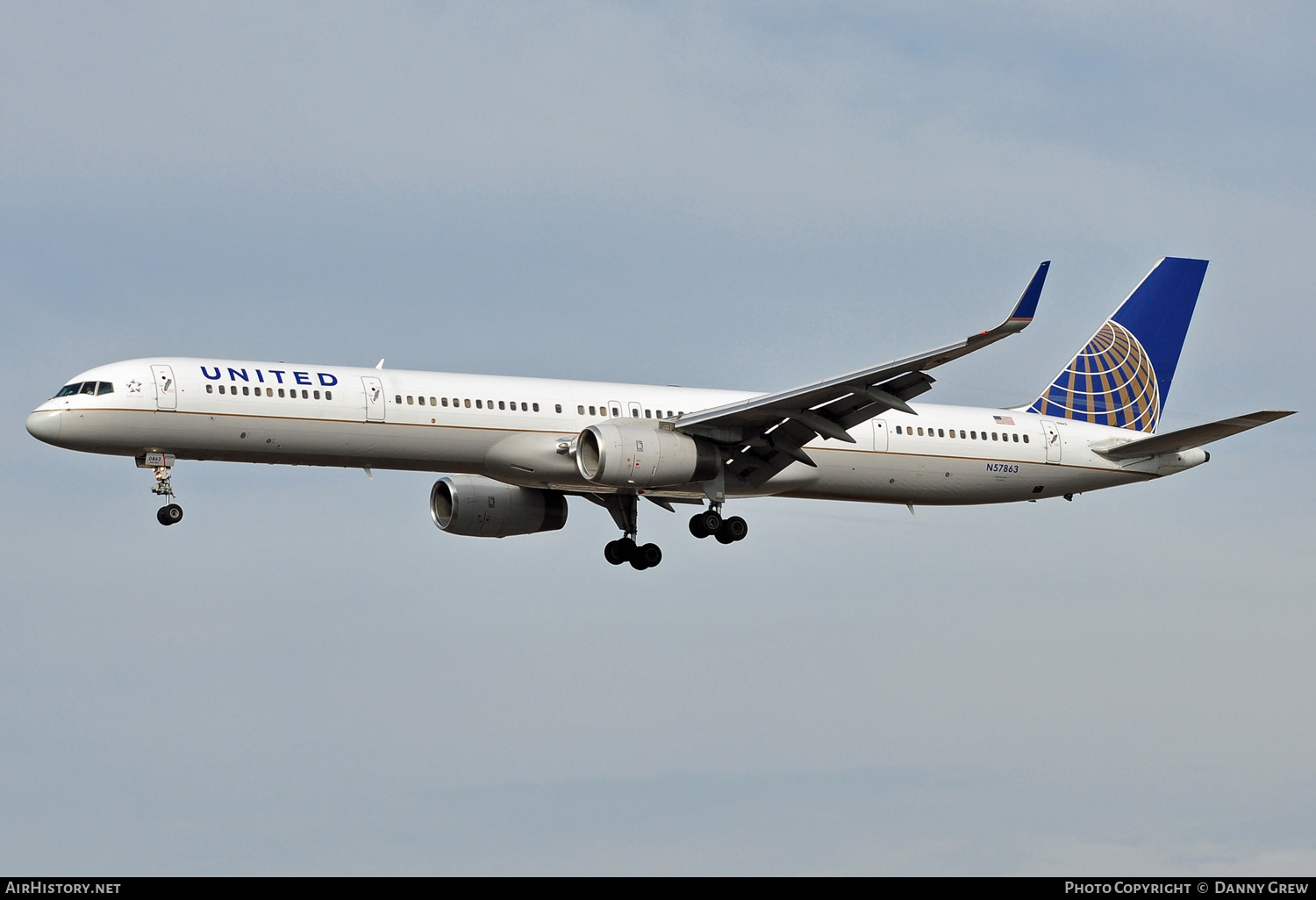 Aircraft Photo of N57863 | Boeing 757-33N | United Airlines | AirHistory.net #154830