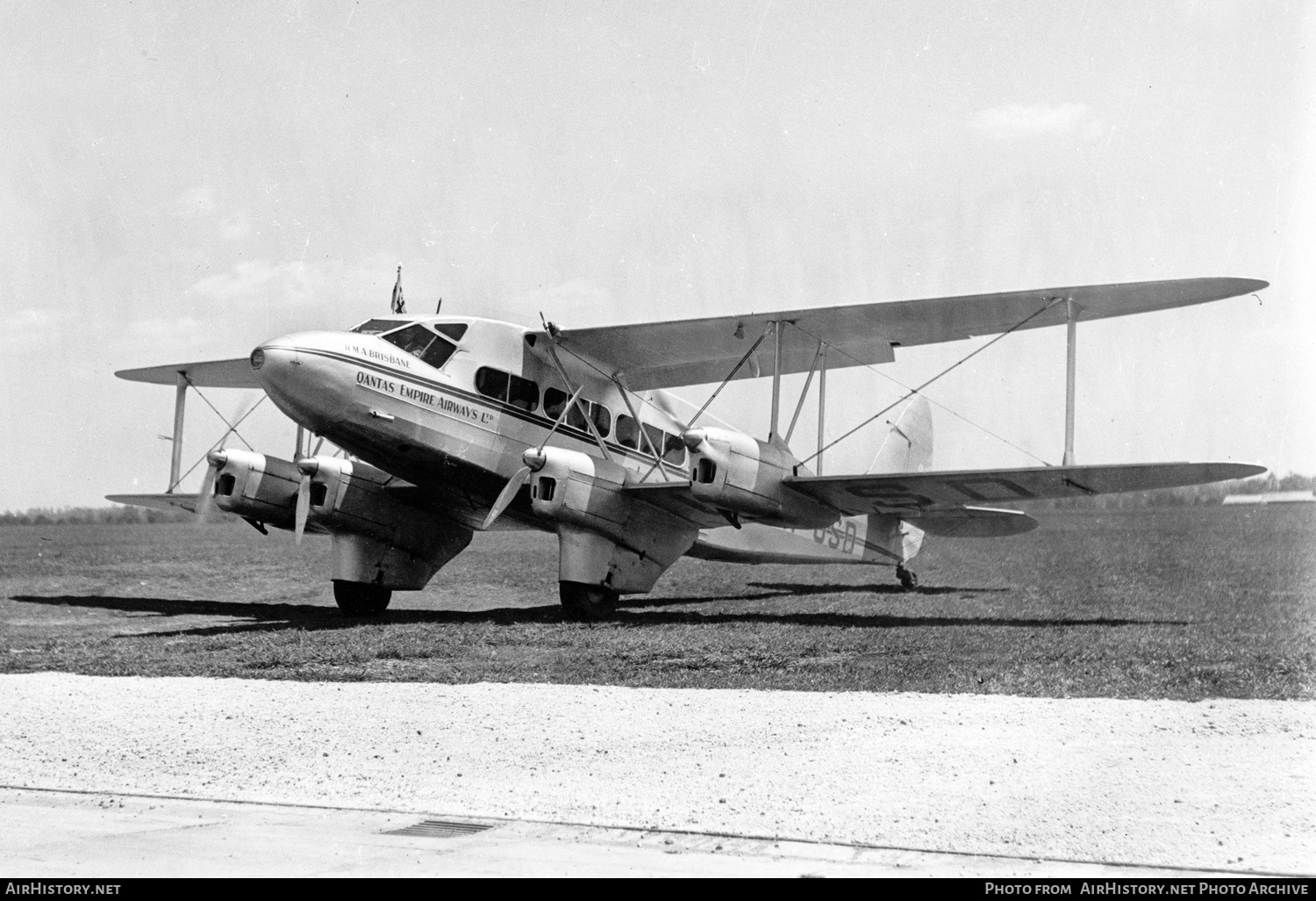 Aircraft Photo of VH-USD | De Havilland D.H. 86 Express | Qantas Empire Airways - QEA | AirHistory.net #154874