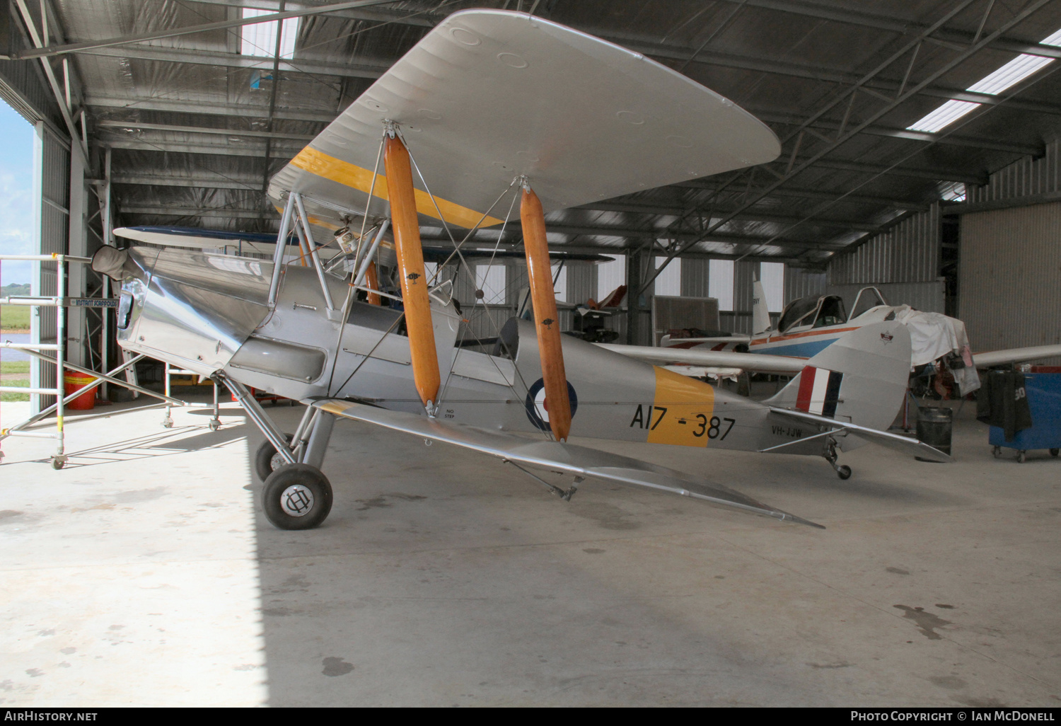 Aircraft Photo of VH-JJW / A17-387 | De Havilland D.H. 82A Tiger Moth | Australia - Air Force | AirHistory.net #155168