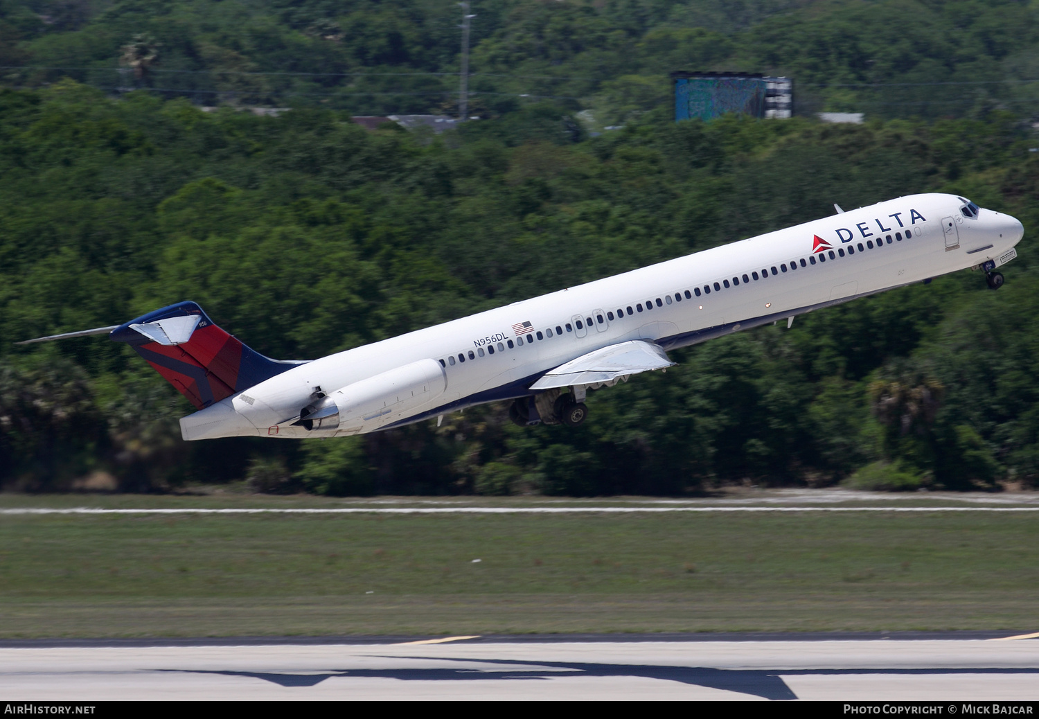 Aircraft Photo of N956DL | McDonnell Douglas MD-88 | Delta Air Lines | AirHistory.net #155249