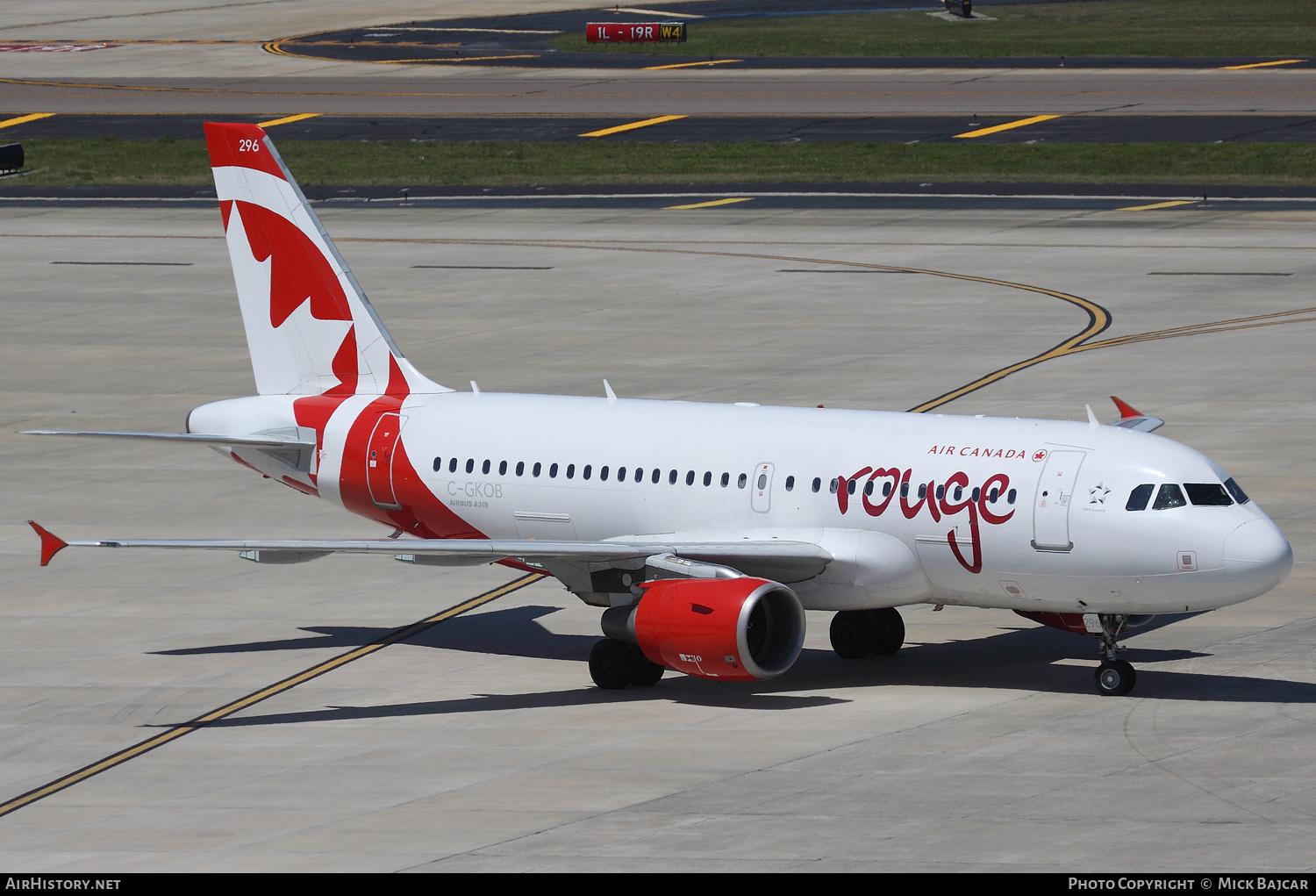 Aircraft Photo of C-GKOB | Airbus A319-112 | Air Canada Rouge | AirHistory.net #155388