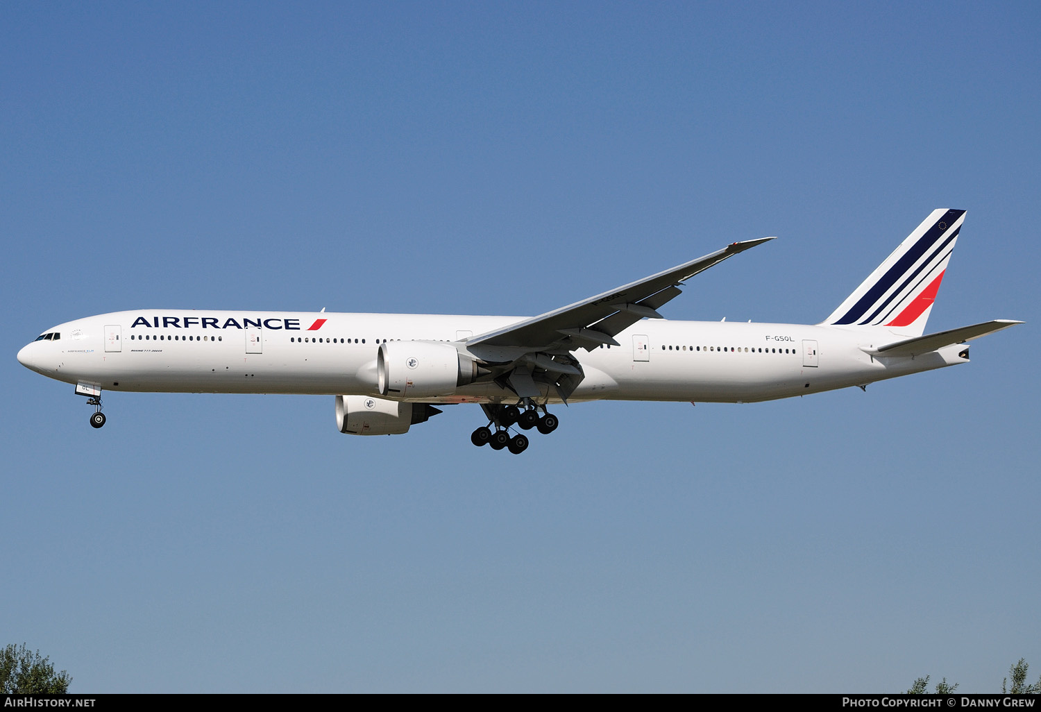 Aircraft Photo of F-GSQL | Boeing 777-328/ER | Air France | AirHistory.net #155527
