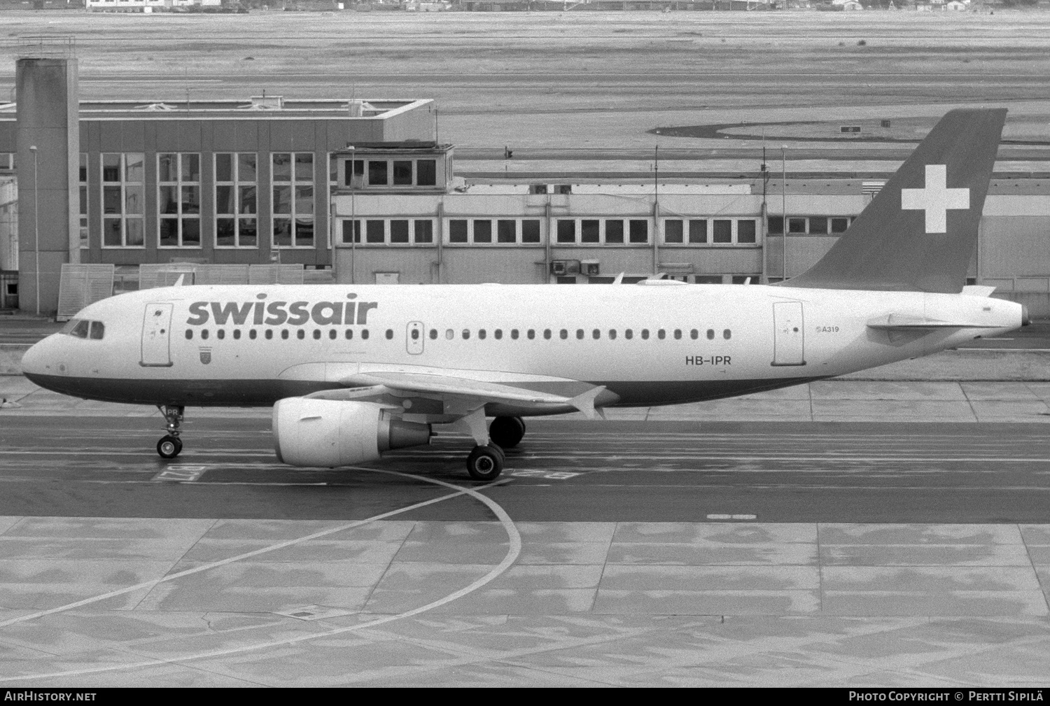 Aircraft Photo of HB-IPR | Airbus A319-112 | Swissair | AirHistory.net #155545