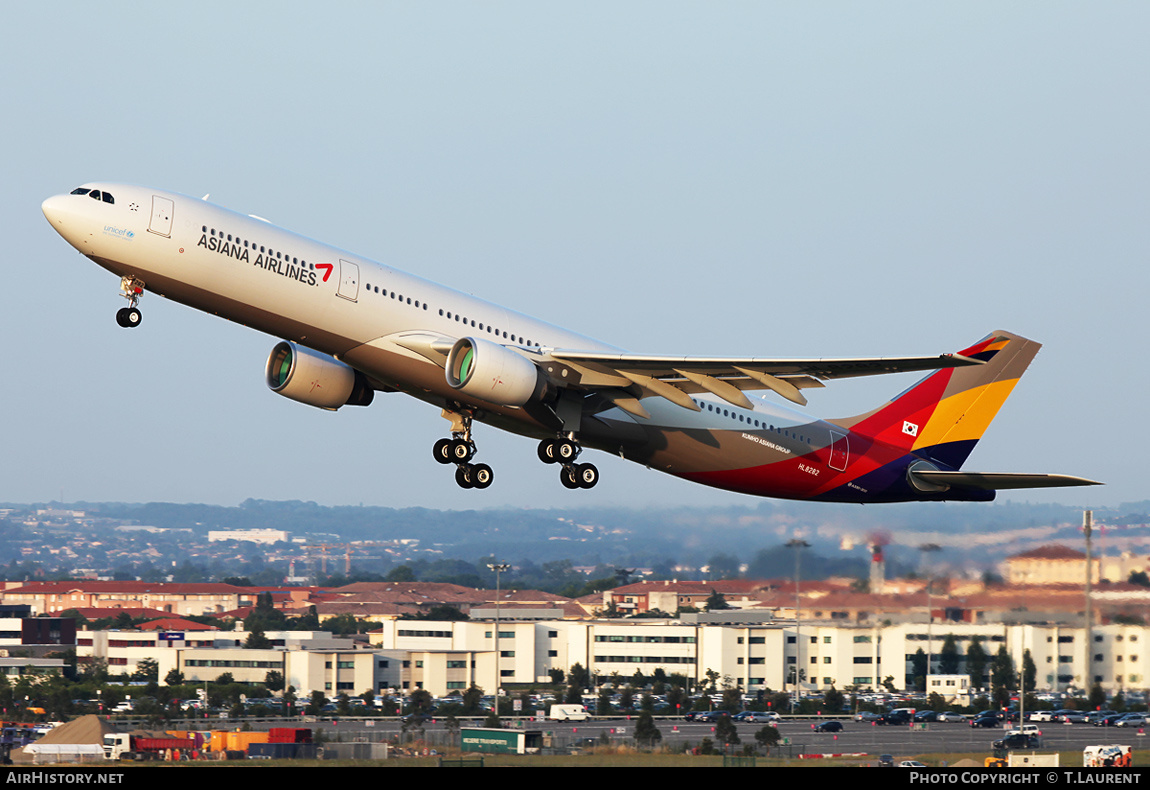 Aircraft Photo of HL8282 | Airbus A330-323 | Asiana Airlines | AirHistory.net #155548