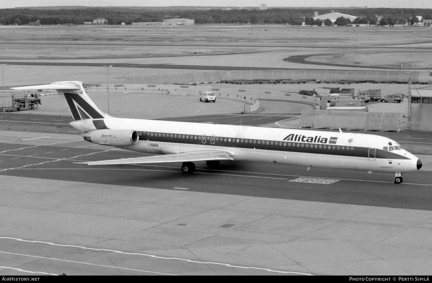 Aircraft Photo of I-DAVB | McDonnell Douglas MD-82 (DC-9-82) | Alitalia | AirHistory.net #155649