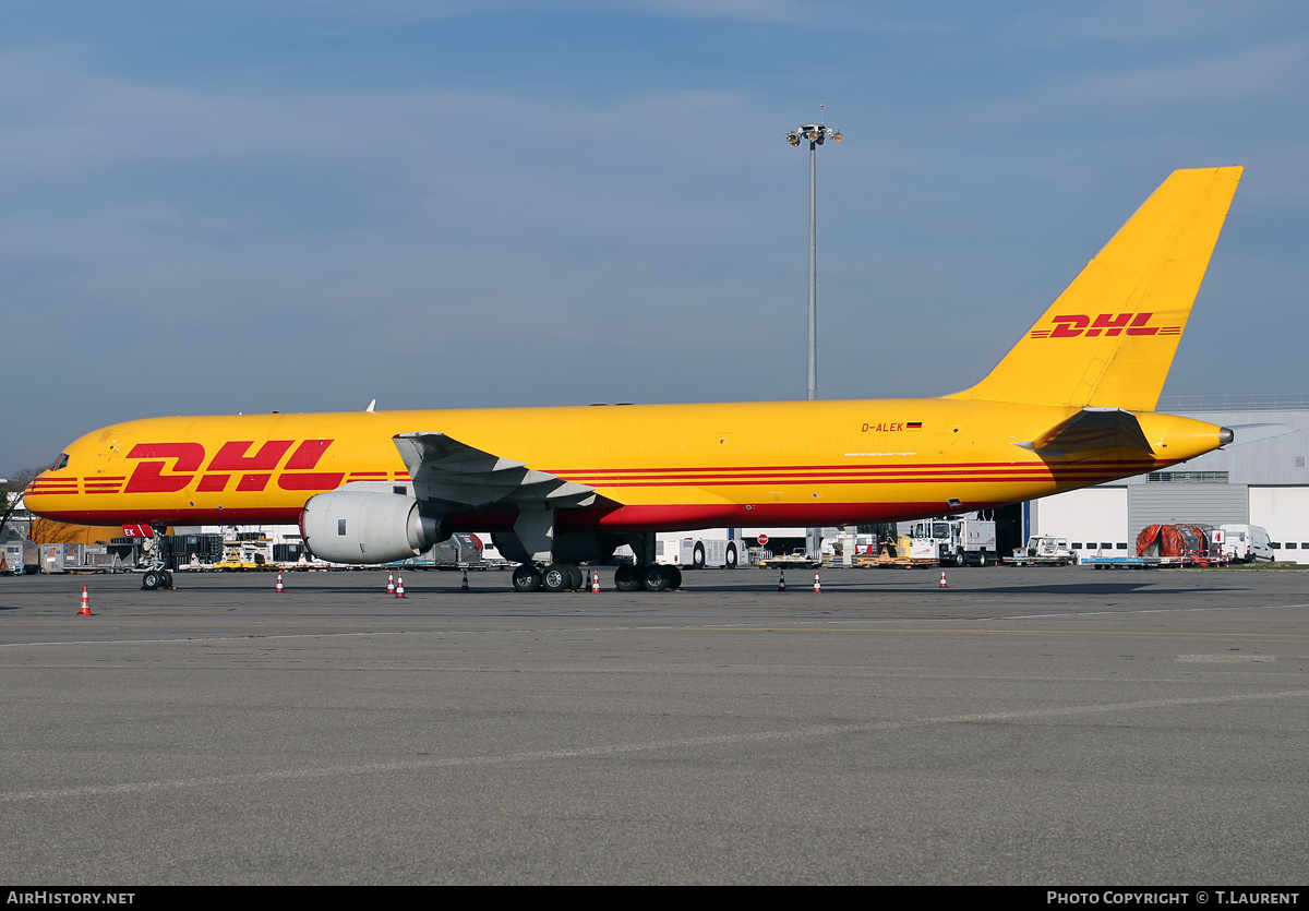 Aircraft Photo of D-ALEK | Boeing 757-236/SF | DHL International | AirHistory.net #155656