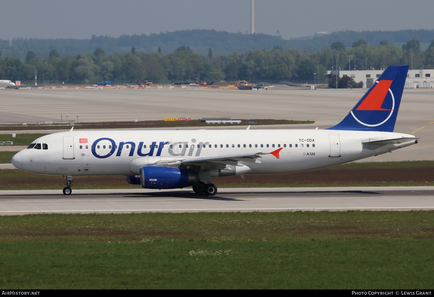 Aircraft Photo of TC-ODA | Airbus A320-233 | Onur Air | AirHistory.net #155909