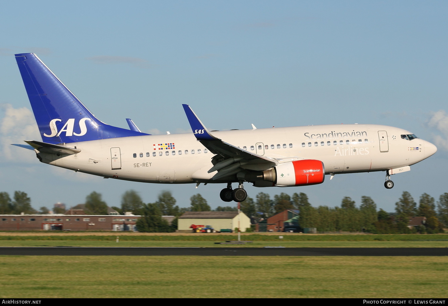 Aircraft Photo of SE-REY | Boeing 737-76N | Scandinavian Airlines - SAS | AirHistory.net #155923