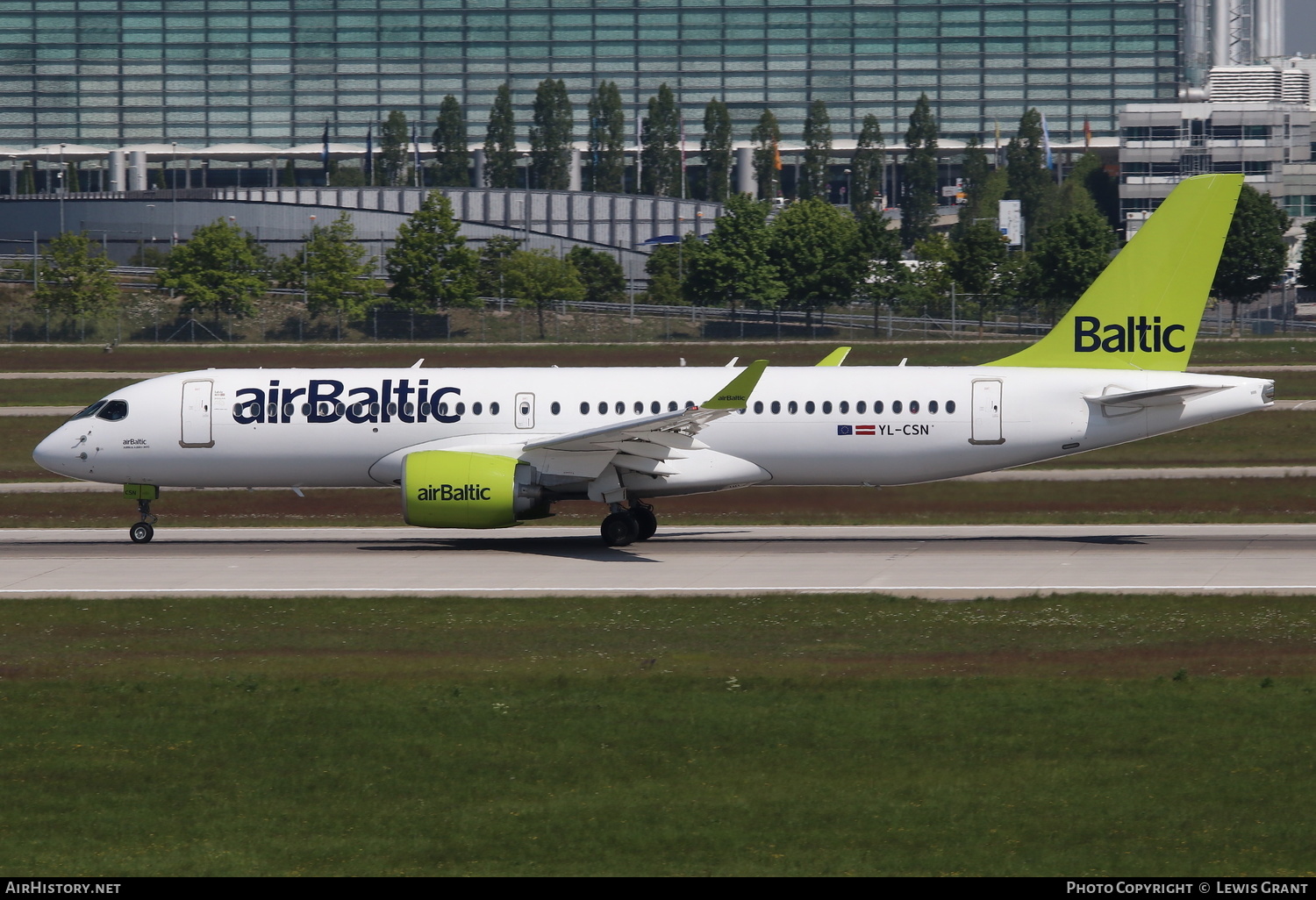 Aircraft Photo of YL-CSN | Airbus A220-371 (BD-500-1A11) | AirBaltic | AirHistory.net #155926