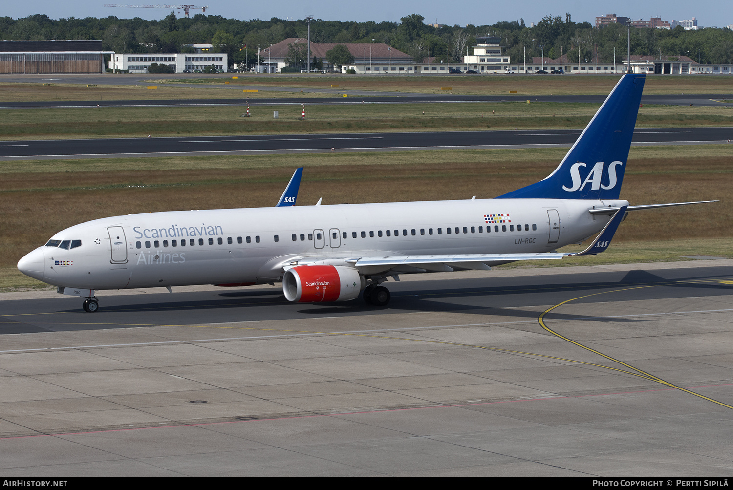Aircraft Photo of LN-RGC | Boeing 737-86N | Scandinavian Airlines - SAS | AirHistory.net #155950