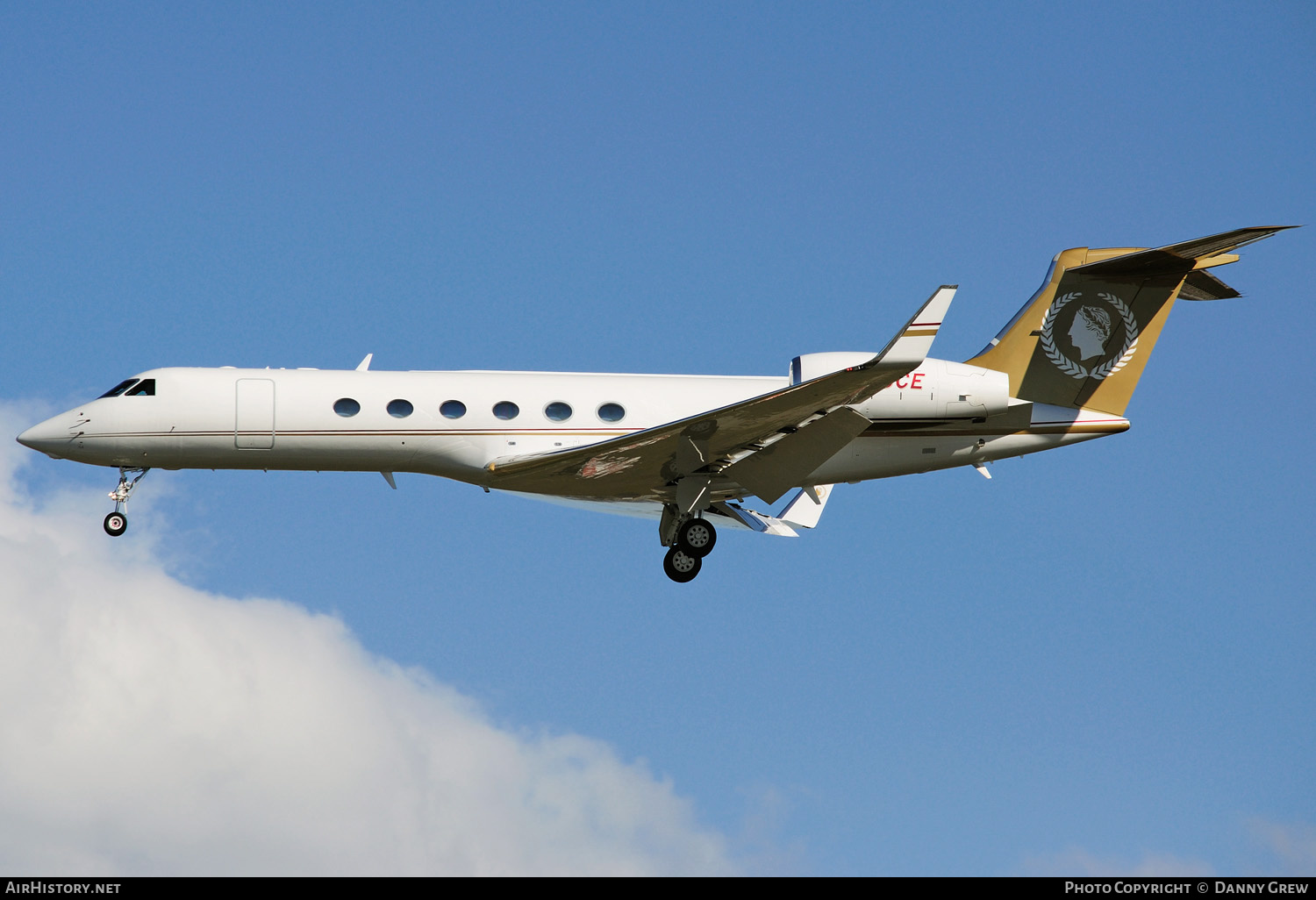 Aircraft Photo of N168CE | Gulfstream Aerospace G-V Gulfstream V | Caesars Entertainment | AirHistory.net #156005