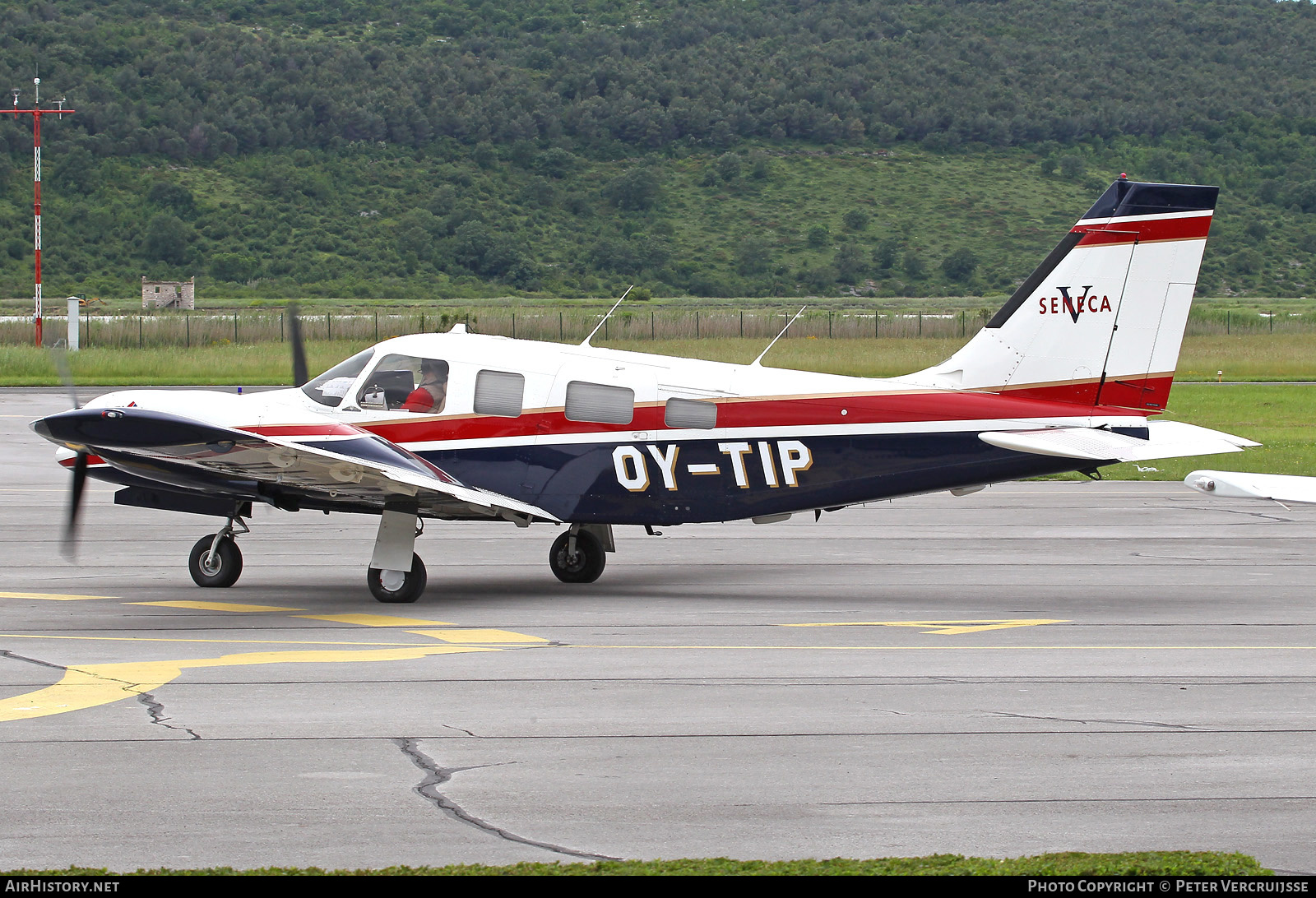 Aircraft Photo of OY-TIP | Piper PA-34-220T Seneca V | AirHistory.net #156045
