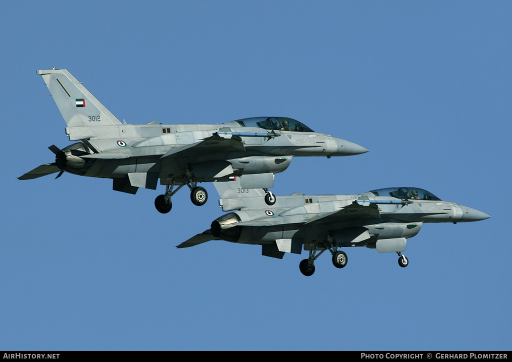 Aircraft Photo of 3012 | Lockheed Martin F-16F Fighting Falcon | United Arab Emirates - Air Force | AirHistory.net #156099