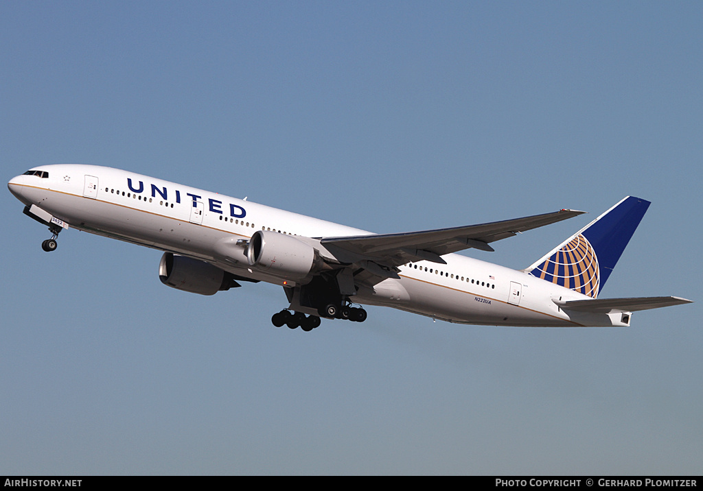 Aircraft Photo of N222UA | Boeing 777-222/ER | United Airlines | AirHistory.net #156104
