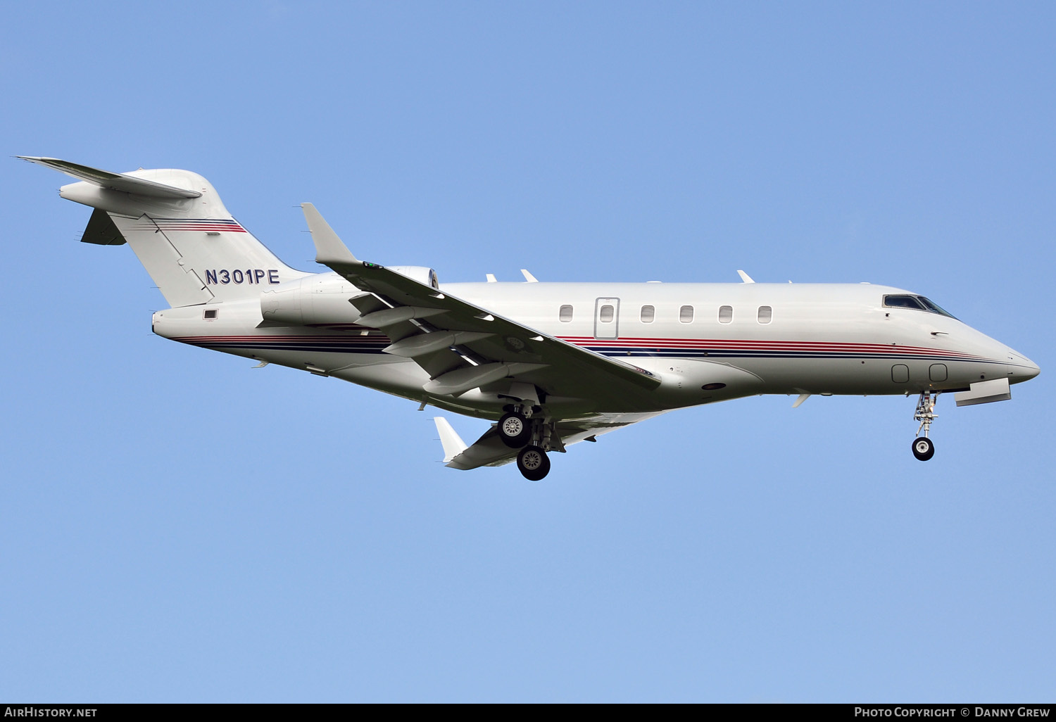 Aircraft Photo of N301PE | Bombardier Challenger 300 (BD-100-1A10) | AirHistory.net #156185