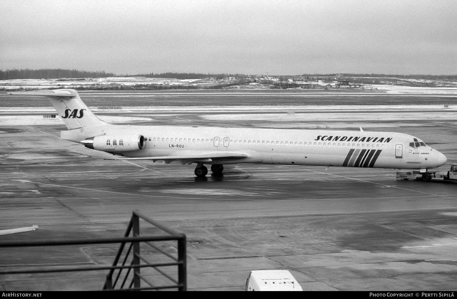 Aircraft Photo of LN-ROU | McDonnell Douglas MD-82 (DC-9-82) | Scandinavian Airlines - SAS | AirHistory.net #156190