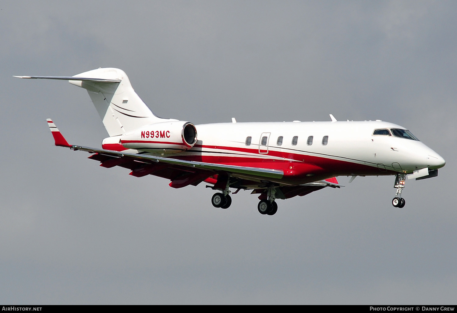 Aircraft Photo of N993MC | Bombardier Challenger 300 (BD-100-1A10) | AirHistory.net #156198