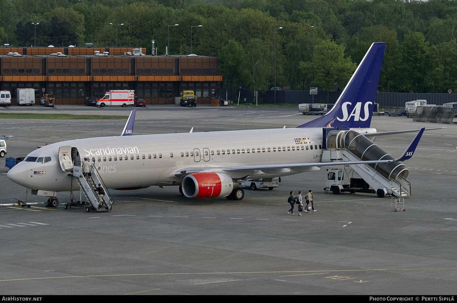 Aircraft Photo of LN-RRJ | Boeing 737-883 | Scandinavian Airlines - SAS | AirHistory.net #156228