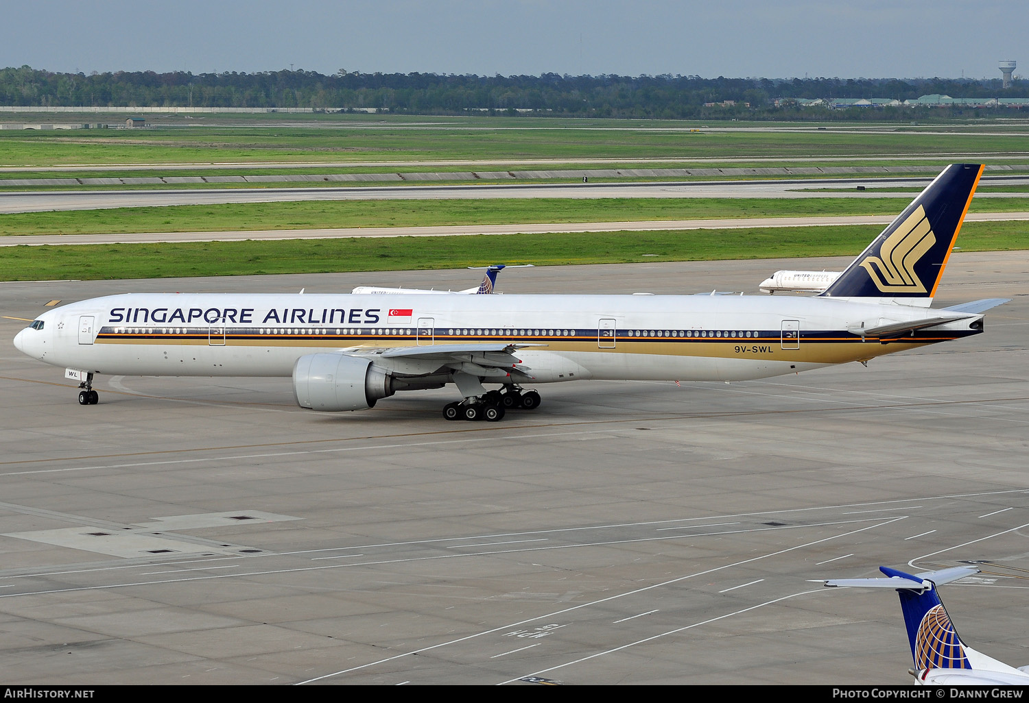Aircraft Photo of 9V-SWL | Boeing 777-312/ER | Singapore Airlines | AirHistory.net #156285