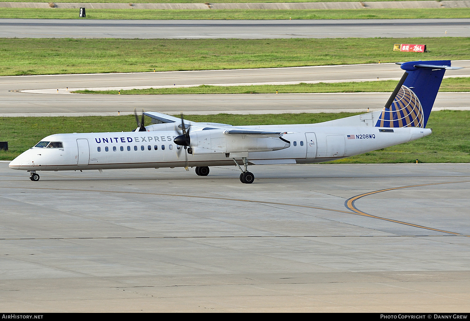 Aircraft Photo of N208WQ | Bombardier DHC-8-402 Dash 8 | United Express | AirHistory.net #156290