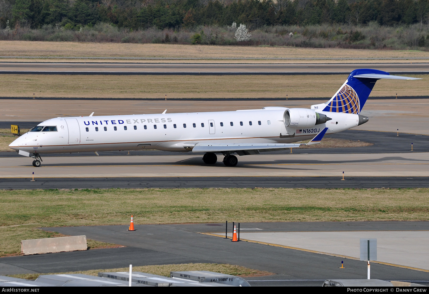 Aircraft Photo of N162GJ | Bombardier CRJ-702 (CL-600-2C10) | United Express | AirHistory.net #156302