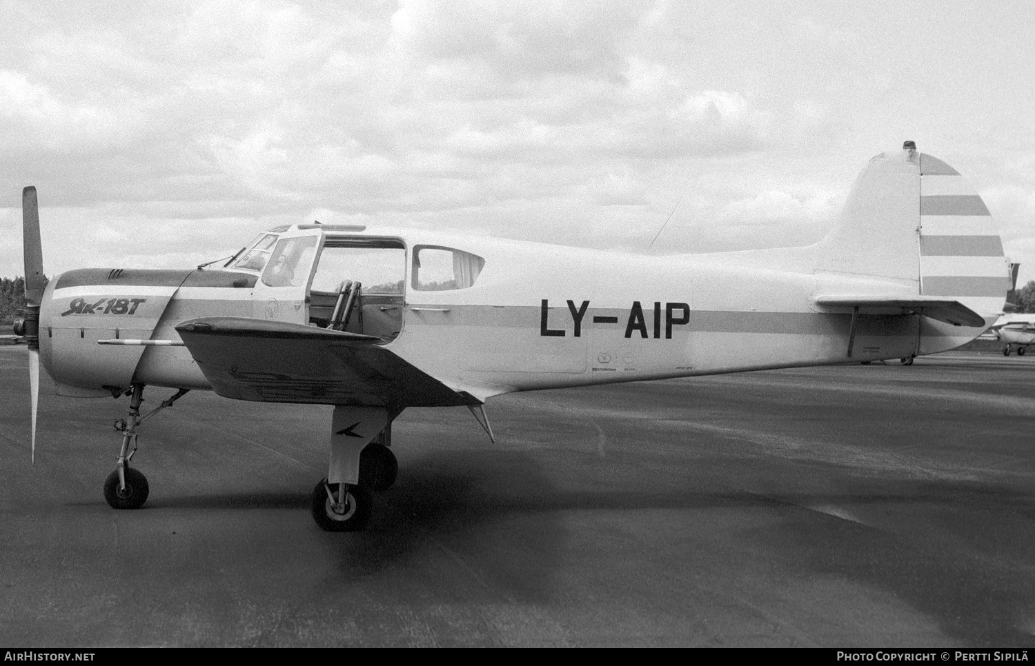 Aircraft Photo of LY-AIP | Yakovlev Yak-18T | AirHistory.net #156419