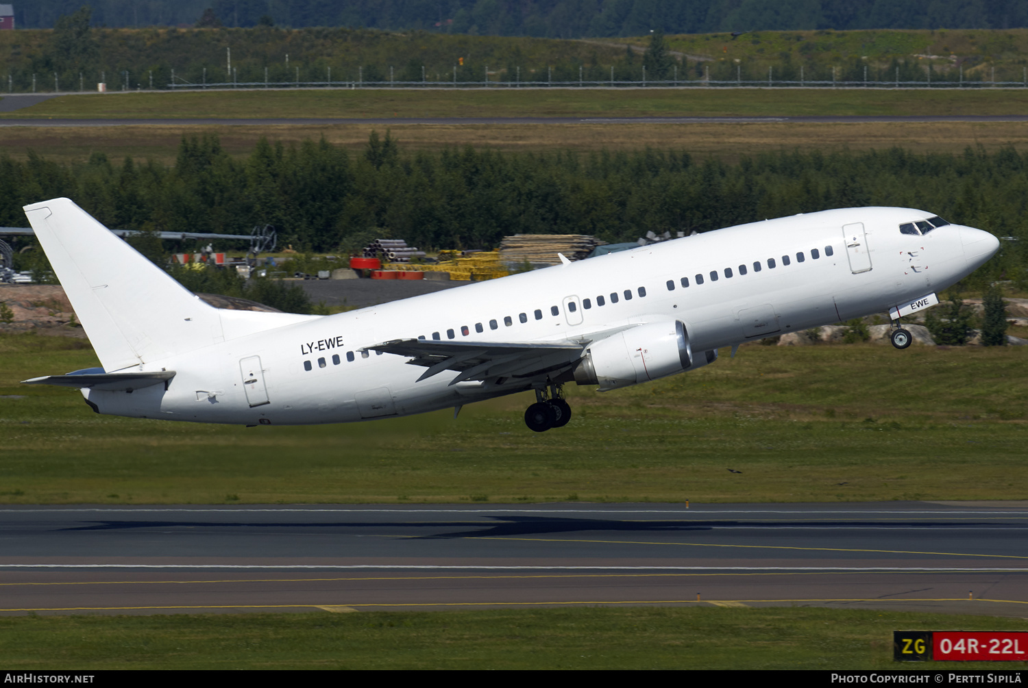 Aircraft Photo of LY-EWE | Boeing 737-33R | AirHistory.net #156429