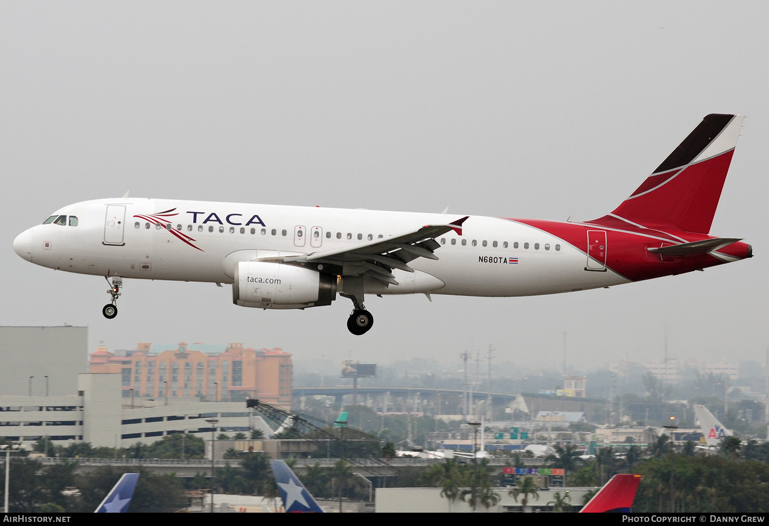 Aircraft Photo of N680TA | Airbus A320-233 | TACA - Transportes Aéreos Centro Americanos | AirHistory.net #156566