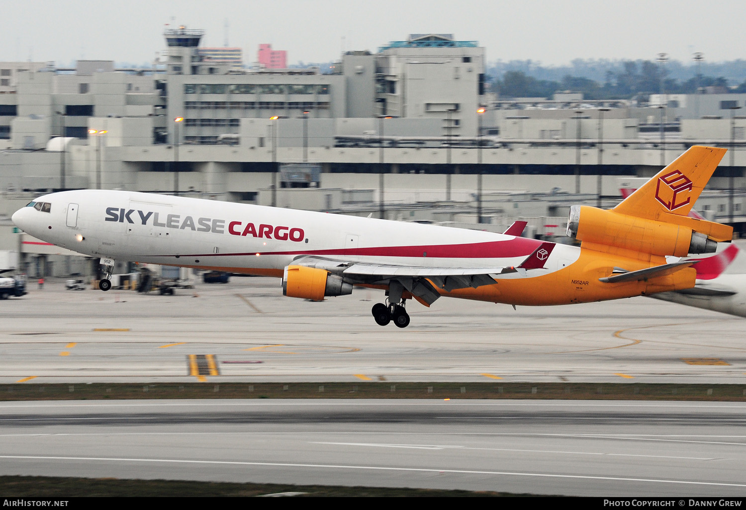 Aircraft Photo of N952AR | McDonnell Douglas MD-11/F | Sky Lease Cargo | AirHistory.net #156574