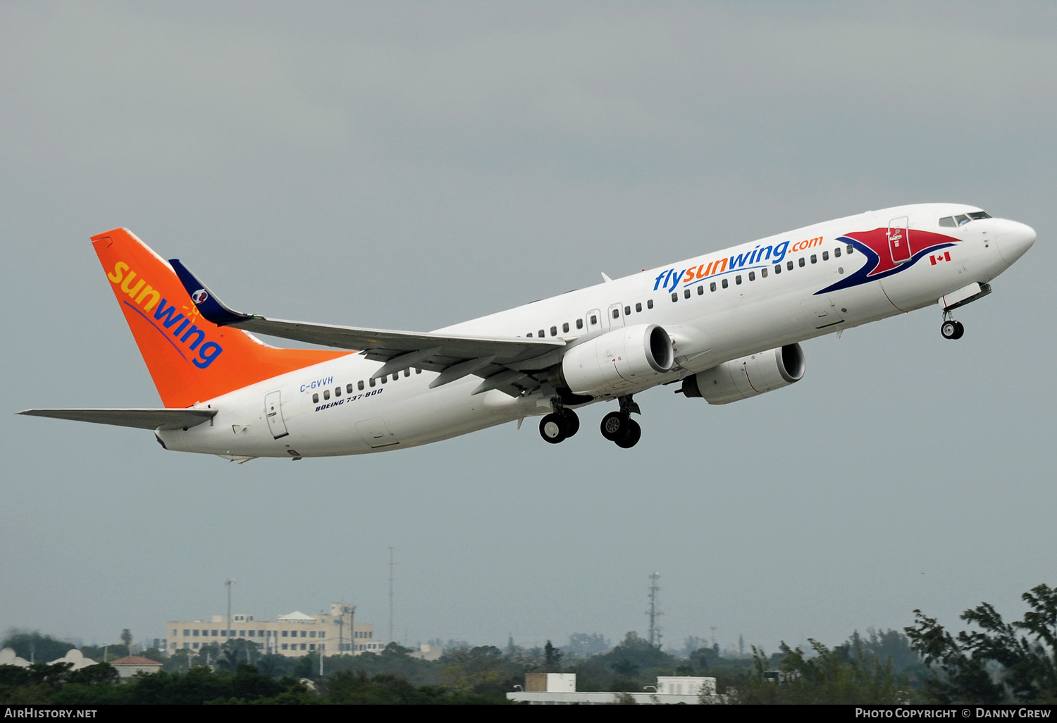 Aircraft Photo of C-GVVH | Boeing 737-8Q8 | Sunwing Airlines | AirHistory.net #156610