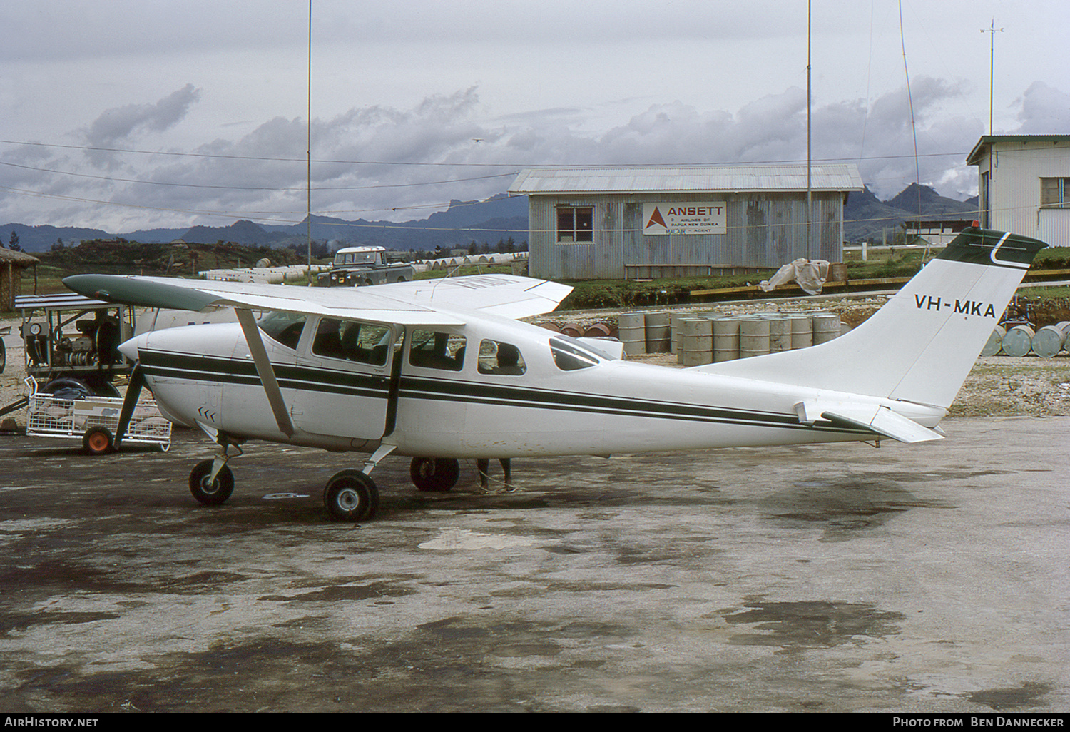 Aircraft Photo of VH-MKA | Cessna U206D Skywagon 206 | AirHistory.net #156636