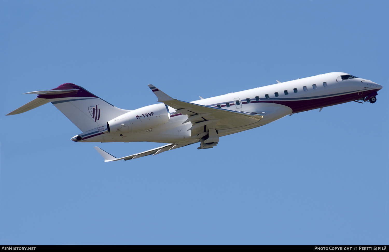 Aircraft Photo of M-YVVF | Bombardier Global 6000 (BD-700-1A10) | AirHistory.net #156670