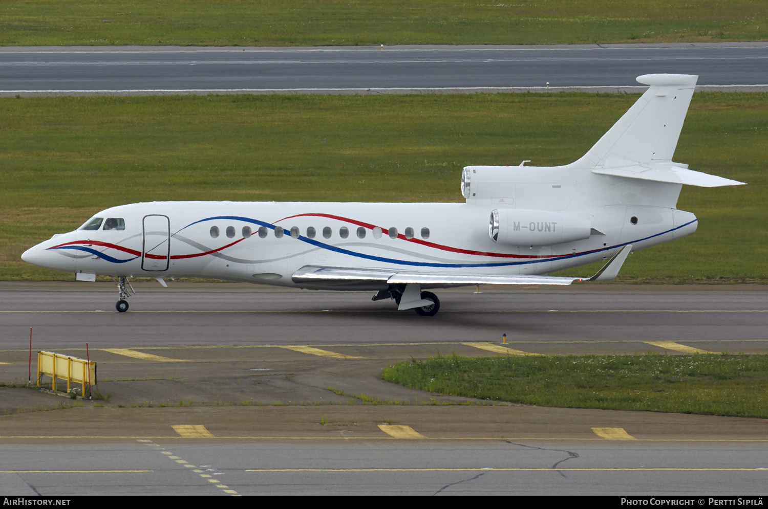 Aircraft Photo of M-OUNT | Dassault Falcon 7X | AirHistory.net #156672