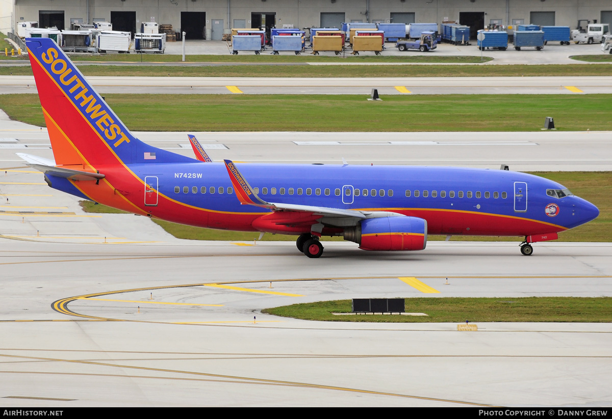 Aircraft Photo of N742SW | Boeing 737-7H4 | Southwest Airlines | AirHistory.net #156689