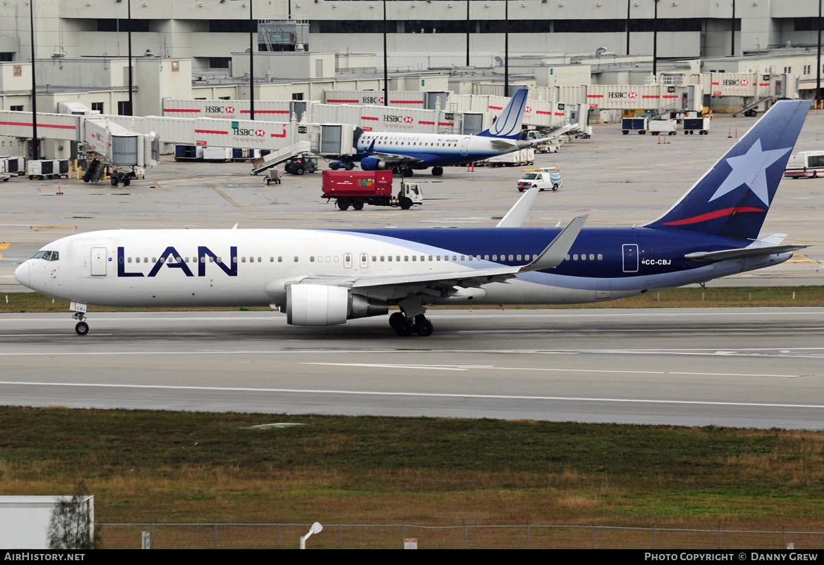 Aircraft Photo of CC-CBJ | Boeing 767-316/ER | LAN Airlines - Línea Aérea Nacional | AirHistory.net #156764