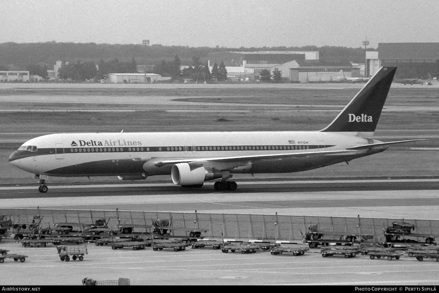 Aircraft Photo of N171DN | Boeing 767-332/ER | Delta Air Lines | AirHistory.net #156808