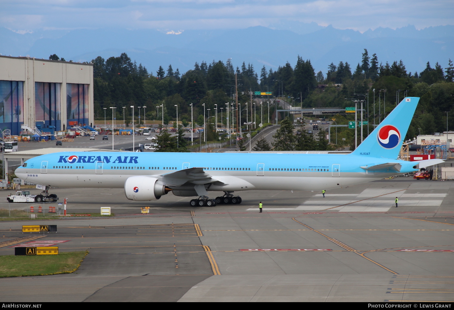 Aircraft Photo of HL8347 | Boeing 777-300/ER | Korean Air | AirHistory.net #156882