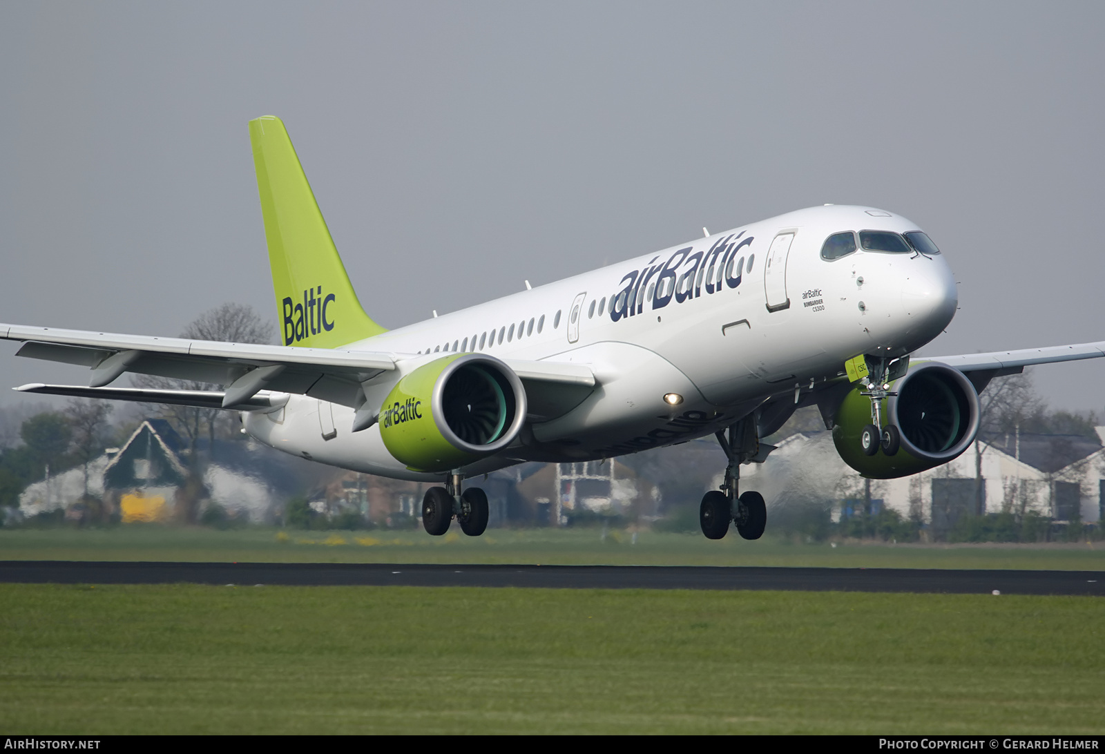 Aircraft Photo of YL-CSC | Bombardier CSeries CS300 (BD-500-1A11) | AirBaltic | AirHistory.net #156924