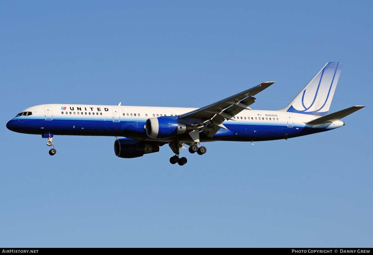 Aircraft Photo of N562UA | Boeing 757-222 | United Airlines | AirHistory.net #156951