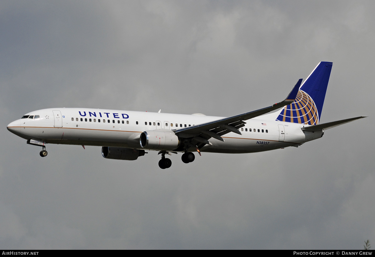 Aircraft Photo of N38257 | Boeing 737-824 | United Airlines | AirHistory.net #157003