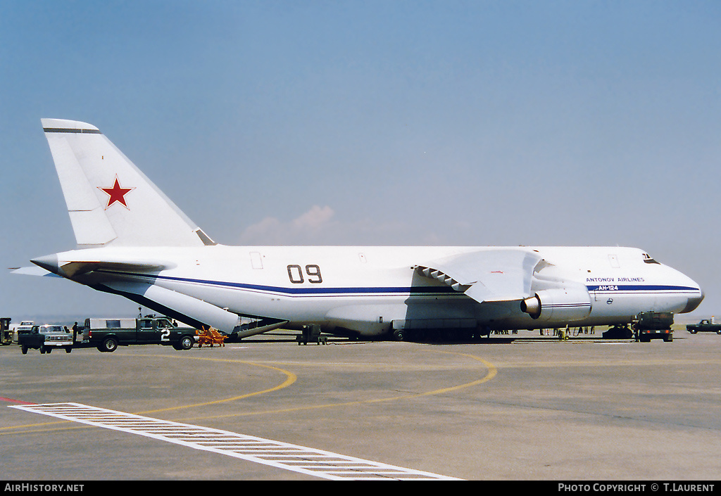 Aircraft Photo of 09 | Antonov An-124-100 Ruslan | Soviet Union - Air Force | AirHistory.net #157101