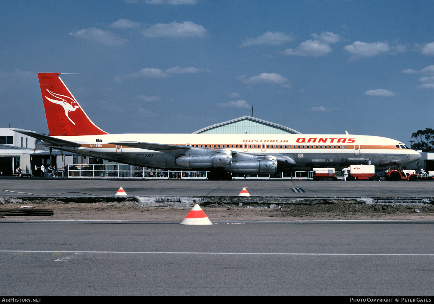Aircraft Photo of VH-EBV | Boeing 707-338C | Qantas | AirHistory.net #157153