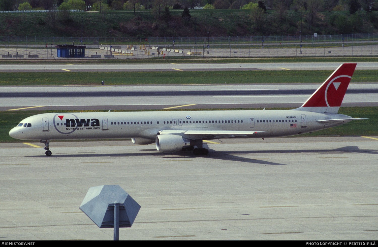 Aircraft Photo of N596NW | Boeing 757-351 | Northwest Airlines | AirHistory.net #157302