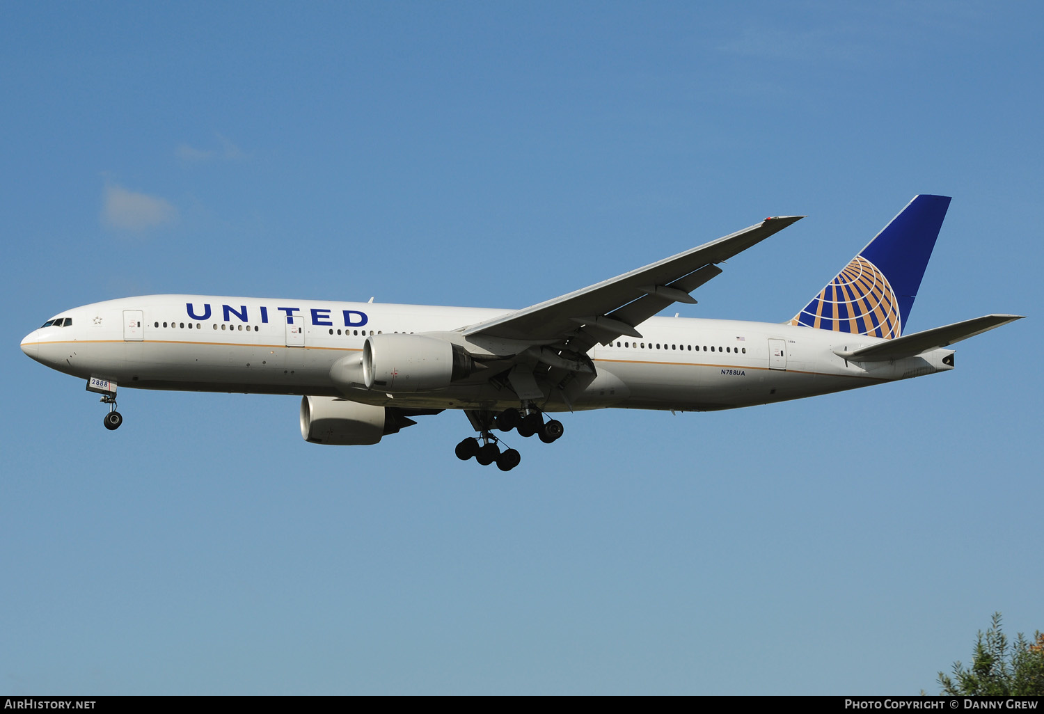 Aircraft Photo of N788UA | Boeing 777-222/ER | United Airlines | AirHistory.net #157374