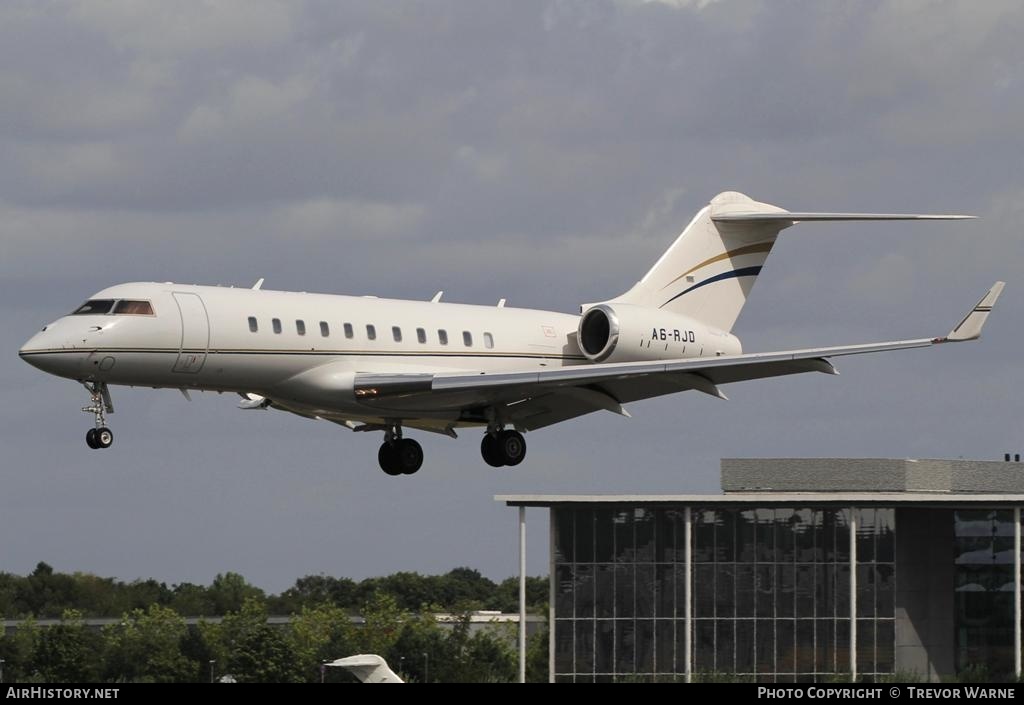 Aircraft Photo of A6-RJD | Bombardier Global 5000 (BD-700-1A11) | AirHistory.net #157440