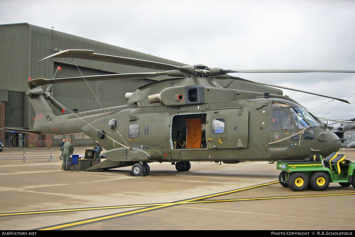 Aircraft Photo of ZJ137 | EHI EH101-411 Merlin HC3 | UK - Air Force | AirHistory.net #157659