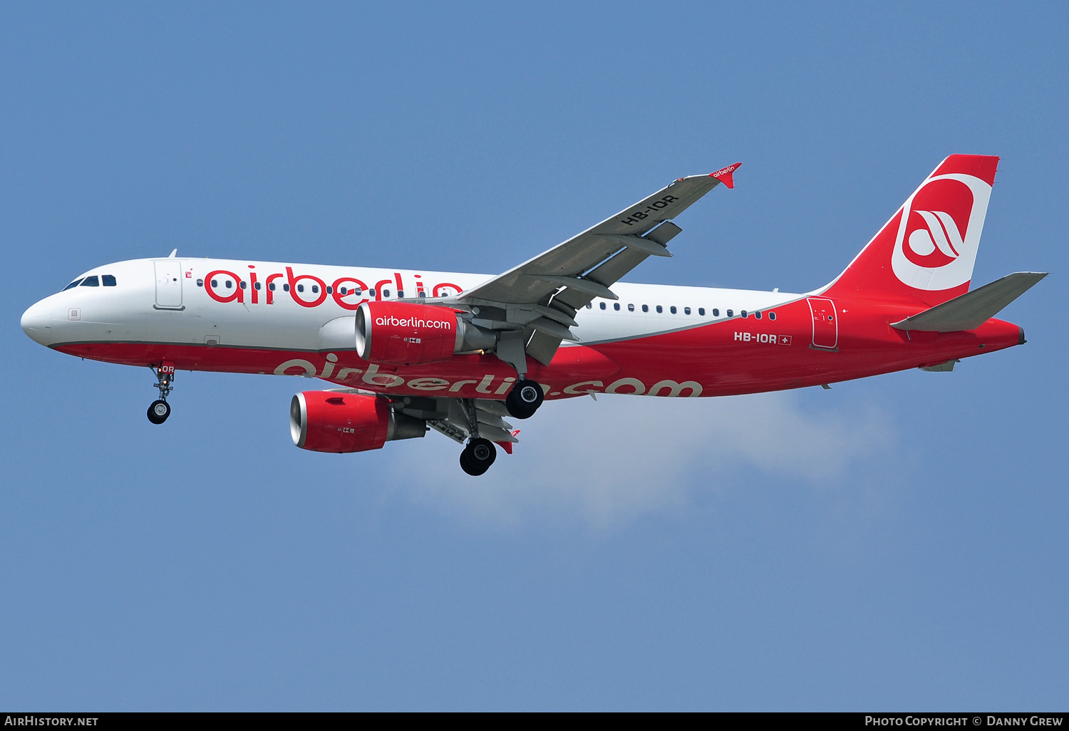 Aircraft Photo of HB-IOR | Airbus A320-214 | Air Berlin | AirHistory.net #157721