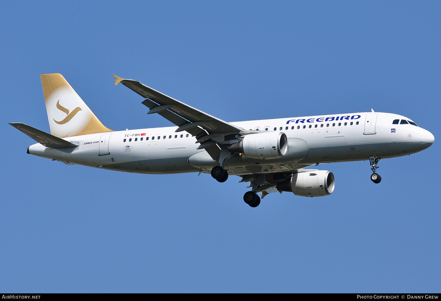 Aircraft Photo of TC-FBH | Airbus A320-214 | Freebird Airlines | AirHistory.net #157726